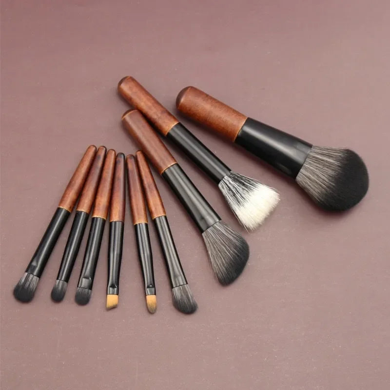 JEU DE 9 PINCEAUX MAQUILLAGE PORTABLES